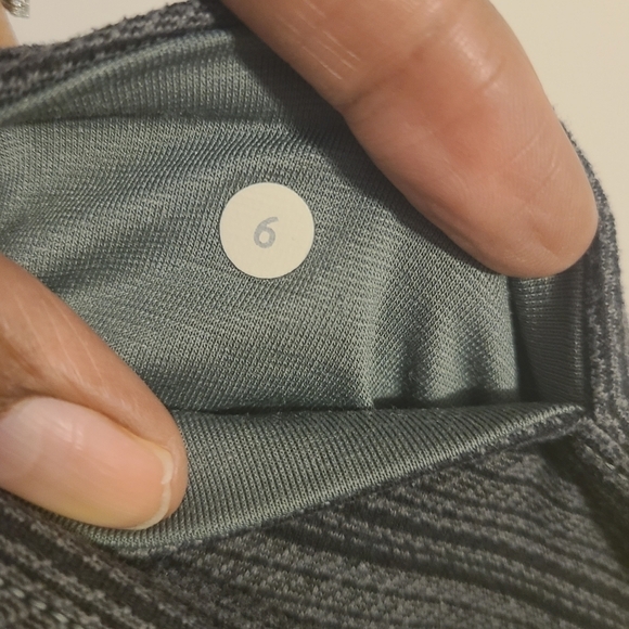 Lululemon | Women's Gray & Black Striped Wunder Under Crop Leggings (Size 6) - Picture 3 of 11